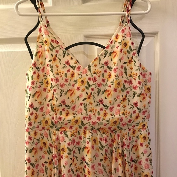 Romeo & Juliet Couture Handkerchief Hem Dress - Picture 4 of 7